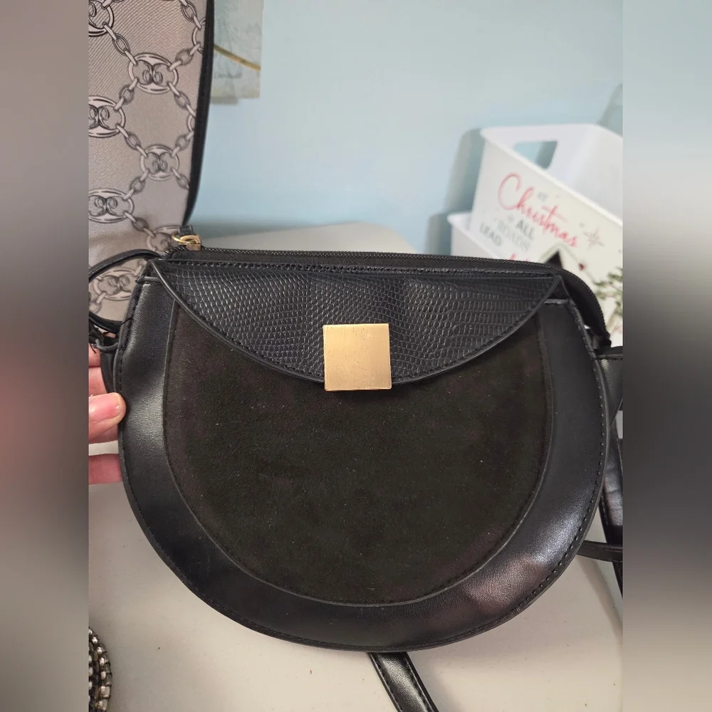 5 Piece Bundle Lot Set - Black, Gold, Silver Tones - Picture 6 of 16